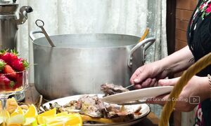 Бабушка Приготовила В Тандырe Целого Ягненка Весом 17 Кг - Самое Сочное Мясо На Свете!