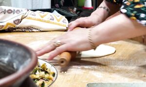 Бабушка Печёт Сырные Кальцоне С Курицей - Один Укус И Захочется Ещё!
