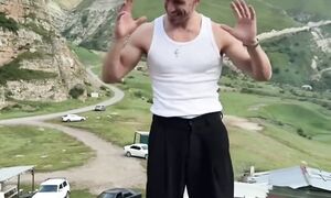 ￼Какой стране подходит этот трек)