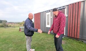 СКОЛЬКО реально СТОИТ дом ИЗ КОНТЕЙНЕРА! Пострил и продаёт