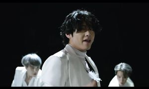 BTS - Black Swan (клип, 2020)