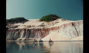 Selena Gomez, Rauw Alejandro - Baila Conmigo (клип, 2021)