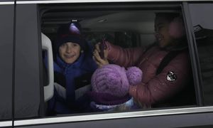 BadComedian: РЕМЕЙК Один дома, Ирония судьбы 3 и новогодний ад