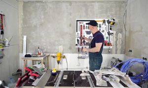 Простой способ очистить инструмент от старого раствора