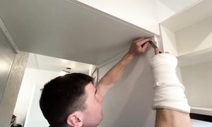 ✅ ШКАФЧИК НА КУХНЮ В ОДНУШКЕ НАД ВХОДОМ | ЧТО МОЖЕТ ПОЙТИ НЕ ТАК? | ИСПРАВЛЯЮ ОШИБКИ СПЕЦИАЛИСТОВ