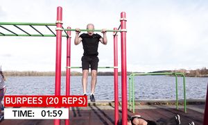 Программисты пробуют комплекс c чемпионата мира по воркауту