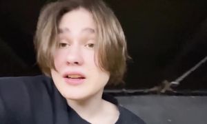 ЭКСТРЕМАЛЬНЫЕ ПРЯТКИ В БАТУТНОЙ АРЕНЕ - Но пол Это Лава !