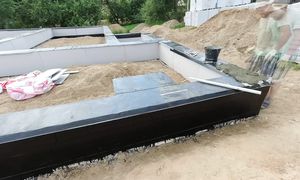 Обратная засыпка фундамента. Выставление блоков по углам. Диагонали.