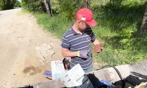 Мусорка с классными находками. Деньги из мусора. Витёк мусорщик