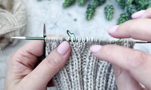 Носки спицами с необычной пяткой. подробный мастер класс. Knitting socks