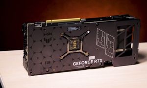 Сбалансированная сборка ПК для игр в 2024. В этом корпусе замёрз дед мороз