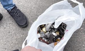 Торги на БАРАХОЛКЕ дошли до ДРАКИ. Продавили немецкие вещи