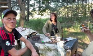 ЛЮДИ ЖИВУЩИЕ НА СВАЛКЕ, ШОК. Мусорщик