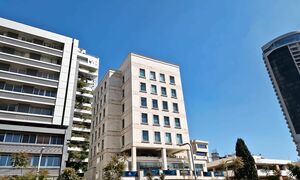 Никосия: небоскрёбы и пальмы; оккупация и "Берлинская" стена; шикарное благоустройство и пробки