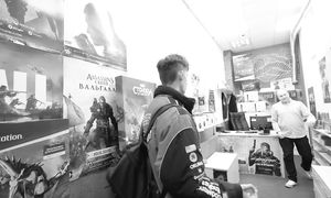 Я Попросил 100 МАГАЗИНОВ ДАТЬ МНЕ ВЕЩЬ БЕСПЛАТНО *ЭТО СРАБОТАЛО*