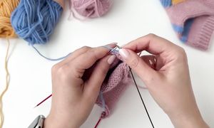 Вяжем модные носки спицами из остатков пряжи! Подробный мастер класс! knitting socks