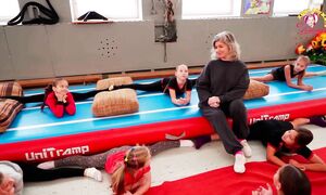 4 серия «Злая или добрая » - юмористического сериала «Хочу дружить с Амелией!».