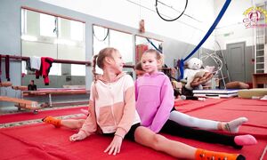 7 серия «Злой вирус!» - юмористического сериала «Хочу дружить с Амелией!».