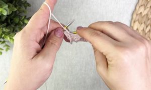 Смотрите как ЛЕГКО и БЫСТРО он вяжется. - НОВИЧКАМ понравится (вязание спицами для начинающих)