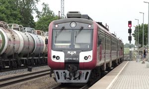 Дизель-поездa DR1AC и ДР1А на ст. Крустпилс  DR1AC and DR1A DMU's at Krustpils station