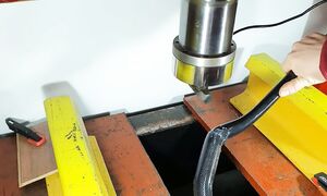 HYDRAULIC PRESS VS BICYCLE HANDLEBARS MADE OF DIFFERENT MATERIALS, CARBON FIBER, STEEL, ALUMINUM