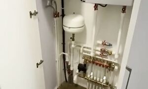 Небольшой шкаф для коммуникаций