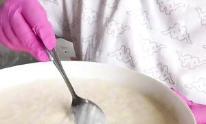 Молоко в ведре