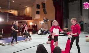 «Битва за тренера!» 19 серия, юмористического сериала «Крутые детки!».