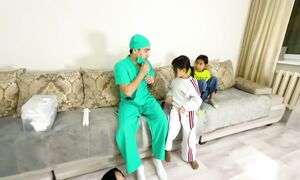 ЗЛОЙ ДОКТОР ОРАЛДЫ Аликош пен Көзайымға дәу укол салды