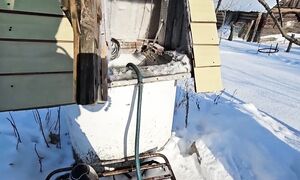 Остался один в деревне. ЖЕНА уехала в ДРУГУЮ СТРАНУ