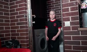 «Одна дома!» - 2 часть, 11 серия, приключенческого телесериала «Две подружки!».