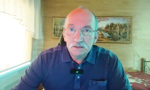 В РИГЕ ЛОПАЮТСЯ ТРУБЫ ПО ВСЕМУ ГОРОДУ РАБОТАЮТ АВАРИЙНЫЕ БРИГАДЫ