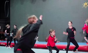 «Праздник VS Тренировка!» - 7 серия юмористического сериала о юных гимнастах «Звезда!»
