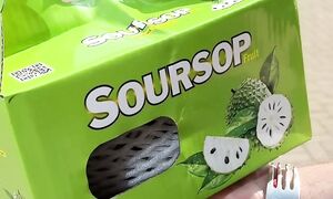 Сметанные яблоки со дня на день завезут в «Санты»Cаусеп оно же сметанное яблоко из Вьетнама.