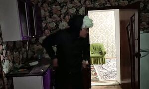 ТОМИКОШТЫ КӨРШІ ШАЛ ҰРЛАП КЕТТІ Экстремалды көрші үйге кірдік