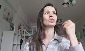 Мама поругалась с папой, про переезд